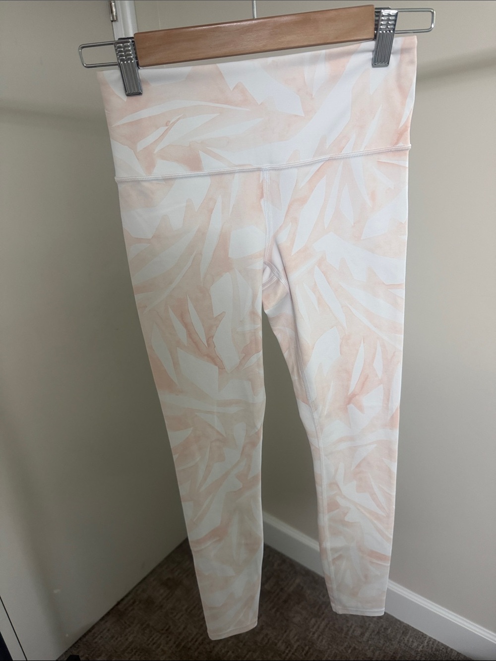 Athleta Women's Pale Peach Leaf-Print High-Waist Leggings